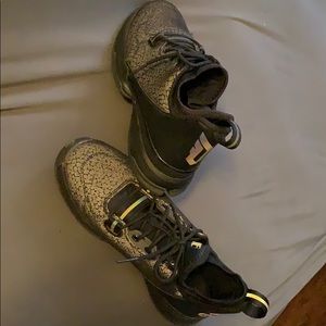 Adidas Damion Lillards